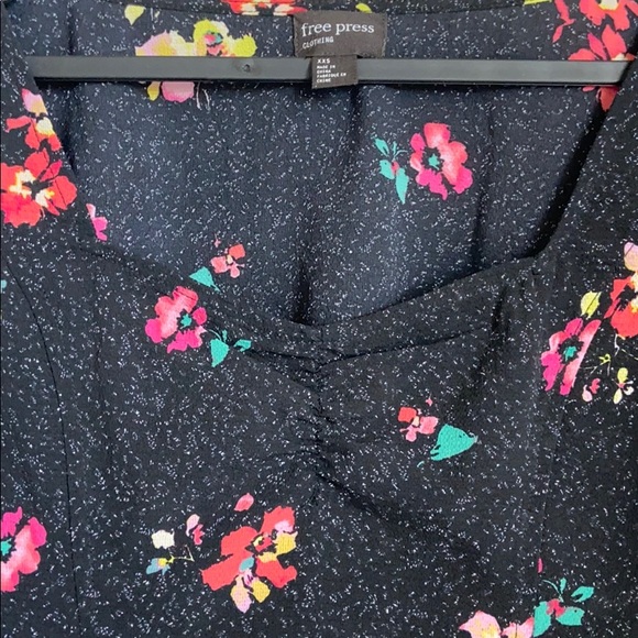 Nordstrom puff sleeves top - Picture 3 of 5